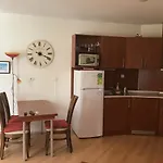Sunnyseasons With Swimming Pool View Apartment