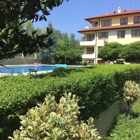 Sunnyseasons With Swimming Pool View Apartment