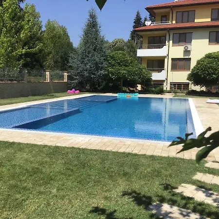 Sunnyseasons With Swimming Pool View